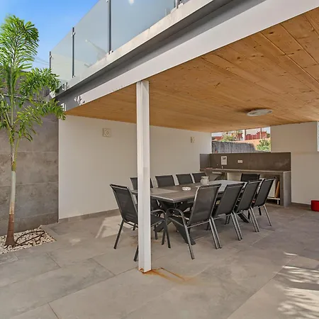 Villa Parralito Garden Oasis