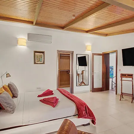 Parralito Garden Oasis Villa